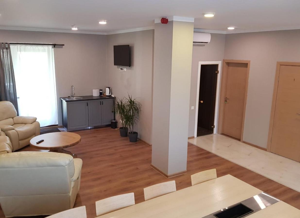 Kuivizu Krogs - Motelis Salacgrīva エクステリア 写真